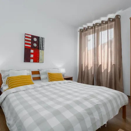 Susnjici 2 With Pool, Children Playground And Terrace Apartment