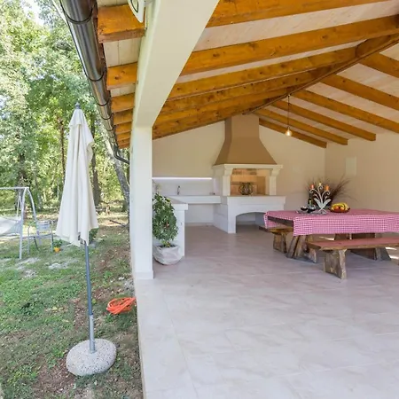 Apartment Susnjici 2 With Pool, Children Playground And Terrace