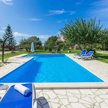 Susnjici 2 With Pool, Children Playground And Terrace Apartment *